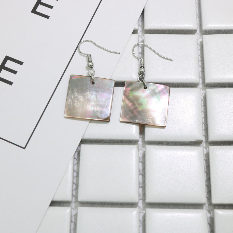 Elegant Shell Women's Retro Personalized Earrings