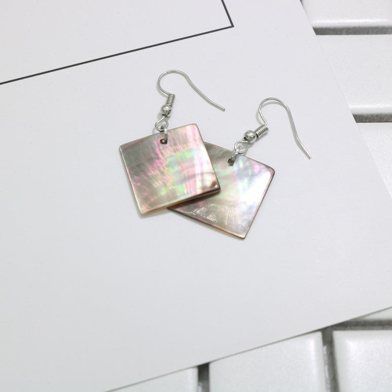 Elegant Shell Women's Retro Personalized Earrings