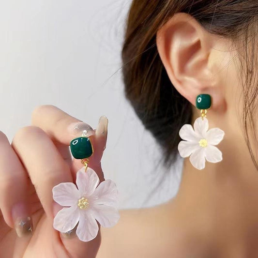 Sterling Silver Needle Flowers Sweet Earrings New