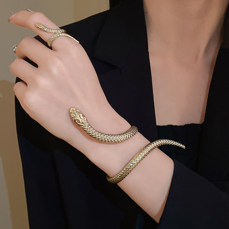 2-piece Set Exaggerated Twisted Winding Simulated Snakes Opening Ring Bracelet